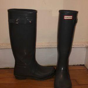 Tall gray hunter rainboots